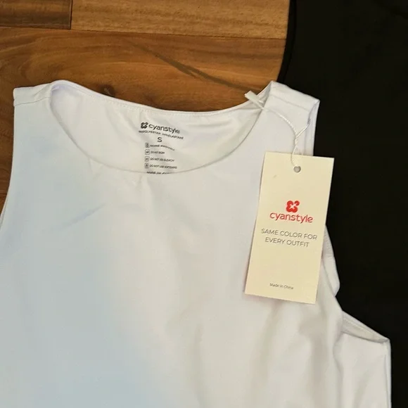 Women's Black and White Athletic Tank Tops Sz S - Picture 2 of 3